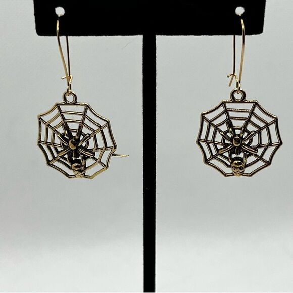 EARRINGS! HALLOWEEN! Betsey Johnson “gold” Spider Web Earrings BNWT - Picture 6 of 7